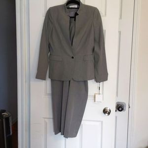 Calvin Klein Suit 10p